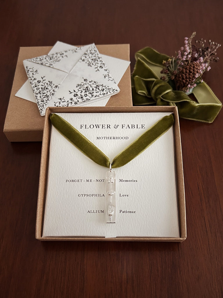 Flower & Fable Motherhood bar pendant