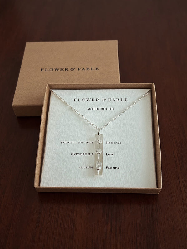Flower & Fable Motherhood bar pendant with figaro necklace chain