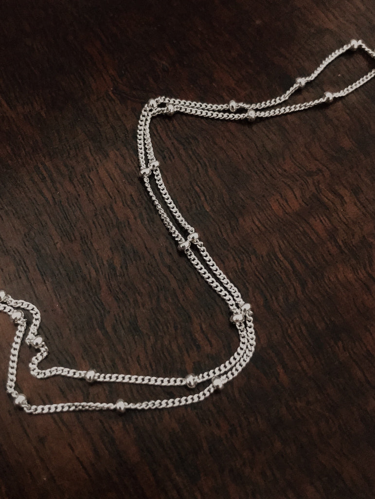 CURB SATELLITE NECKLACE (Necklace Only) - Flower & Fable