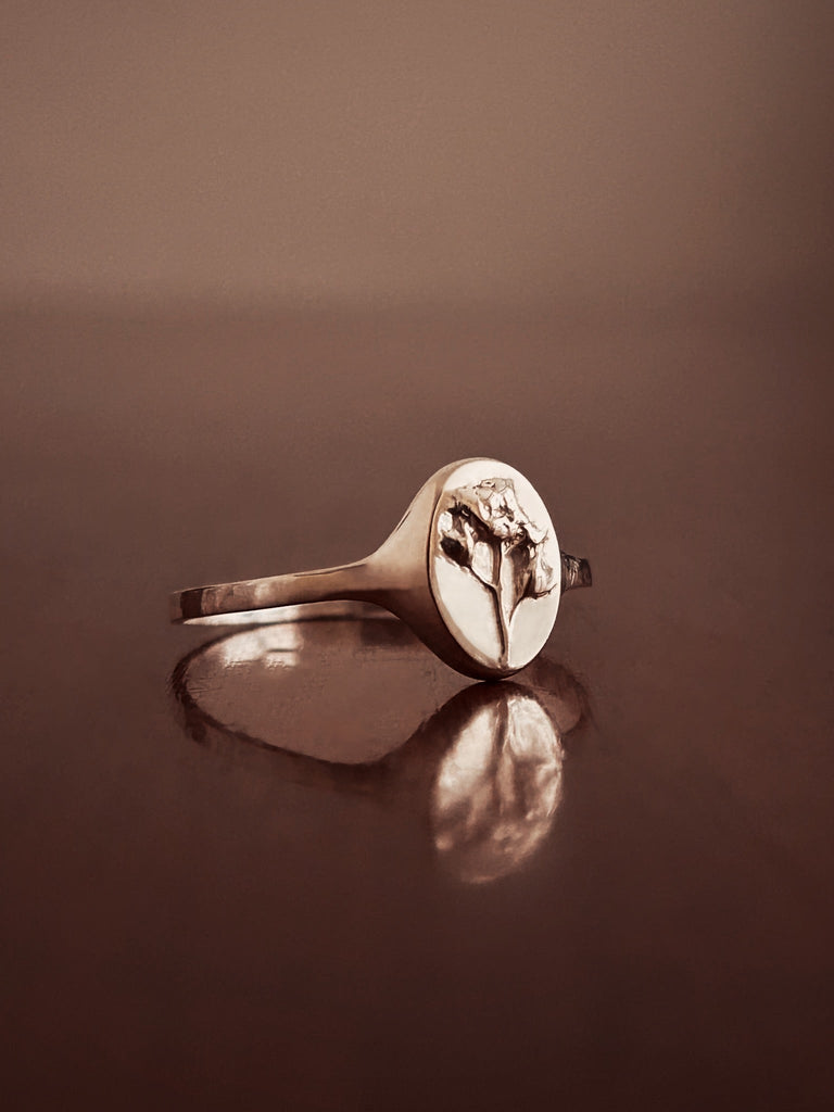 SIGNET RING - Flower & Fable