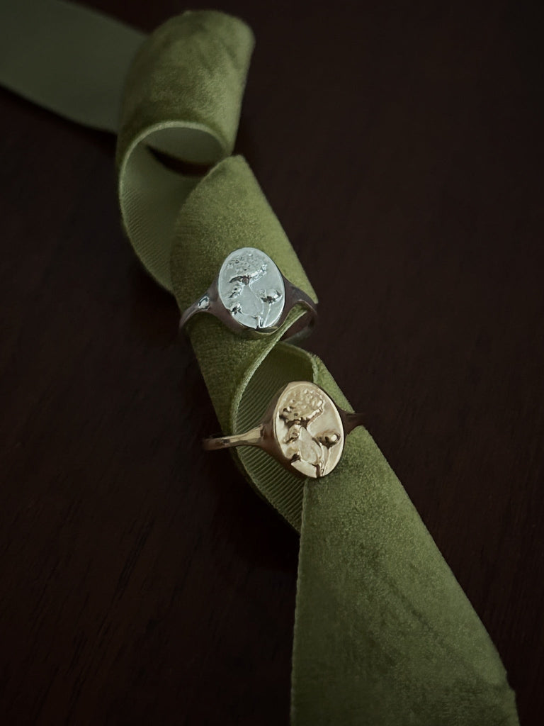 SIGNET RINGS - Flower & Fable