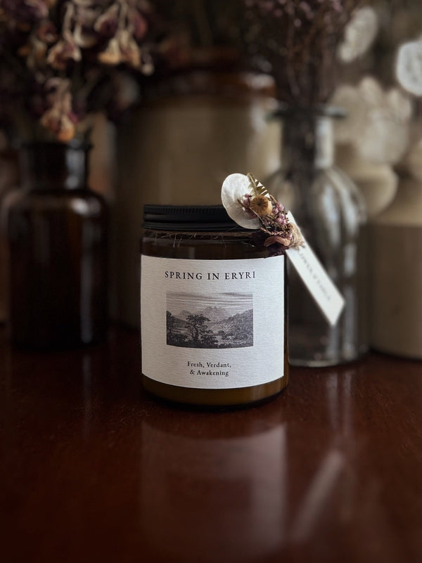 SPRING IN ERYRI CANDLE ~ Fresh, Verdant & Awakening - Flower & Fable